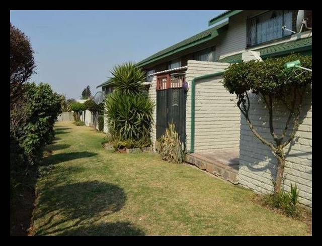 2 BEDROOM TOWNHOUSE FOR SALE IN BIRCHLEIGH